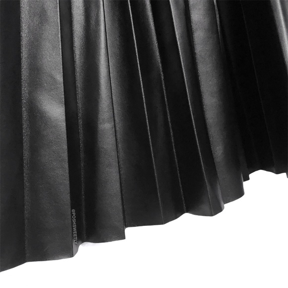 Kate Kasin Pleated Vegan Leather Skirt - Picture 7 of 12